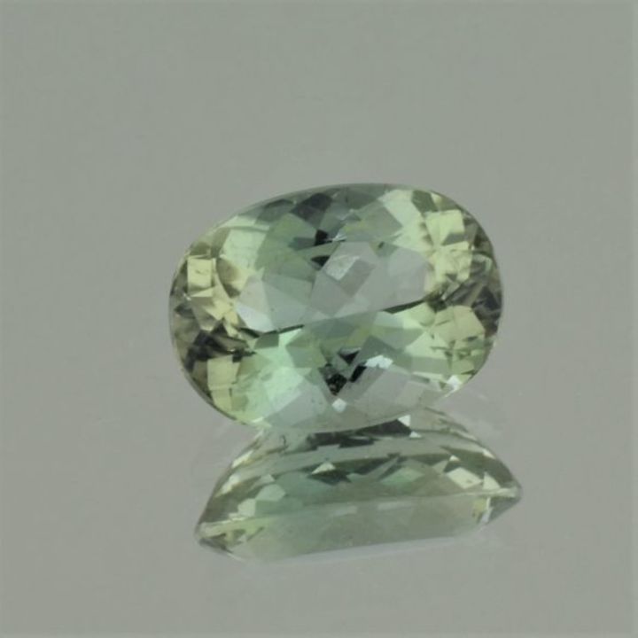 Turmalin oval hellgrün 3,89 ct