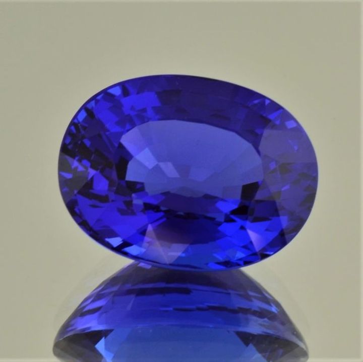 Tansanit oval intensivblau 25,04 ct