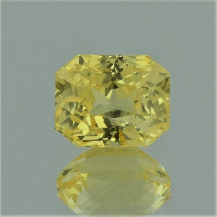 Saphir octagon-princess gelb ungebrannt 5,99 ct.