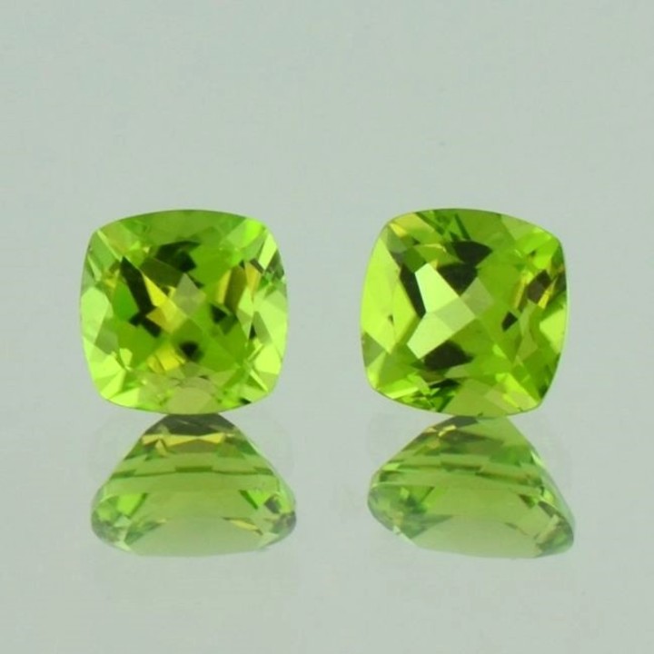 Peridot Pair cushion green 3.74 ct