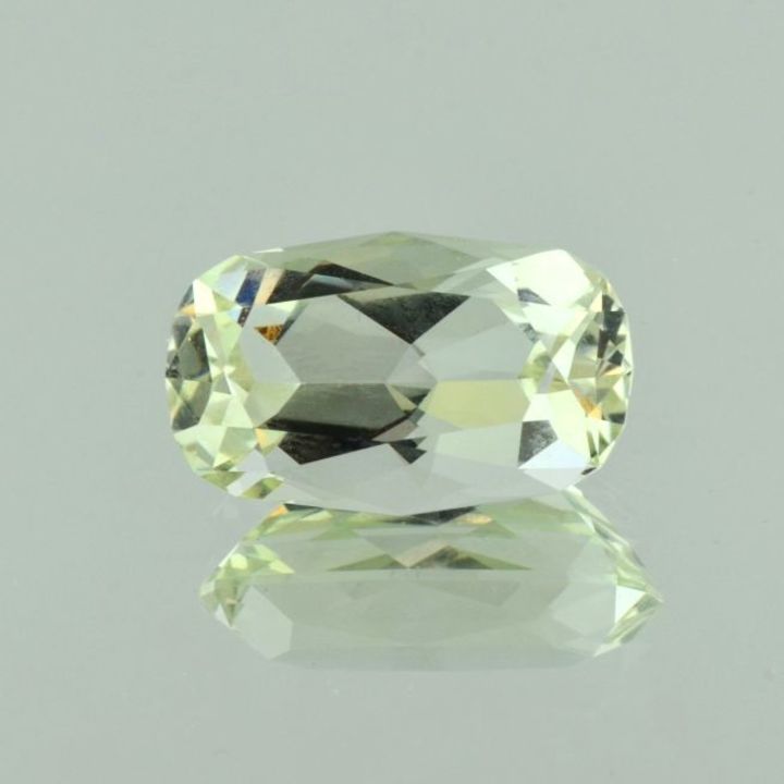 Heliodor Beryll Design-Antik greenish yellow 10.19 ct