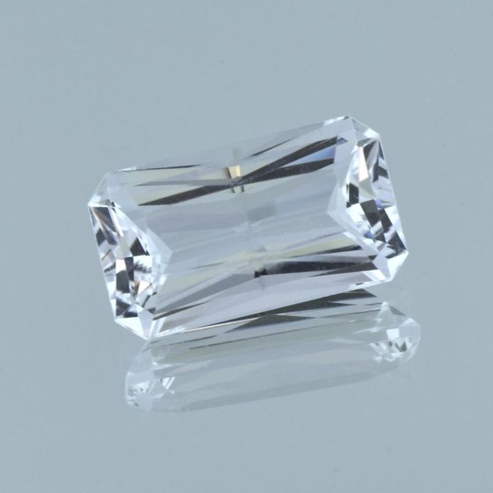 Goshenit Beryll octagon-princess farblos 16,21 ct