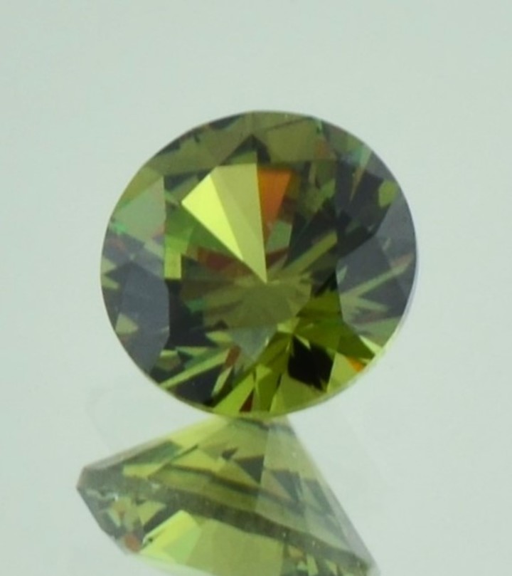 Demantoid Granat Brillant grün 2,18 ct