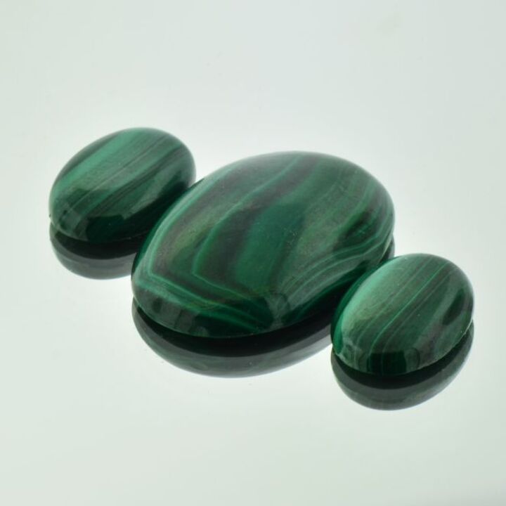 Malachit Set Cabochons oval grün 67,24 ct