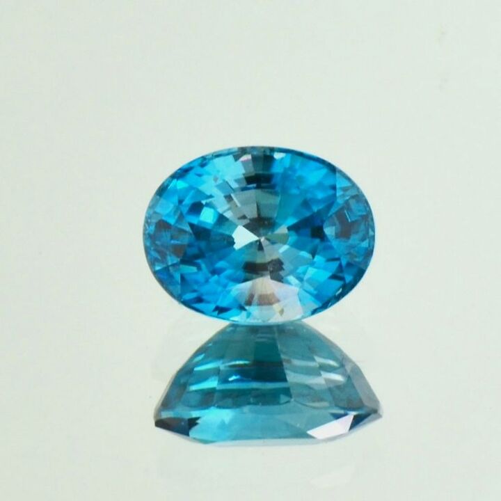 Zirkon oval blau 4,07 ct