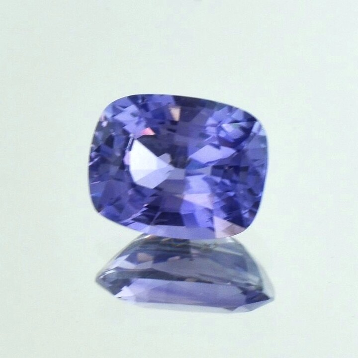 Saphir antik blau-violett unbehandelt 6,07 ct.