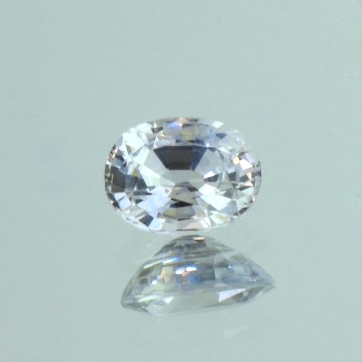 Saphir oval farblos 1,80 ct