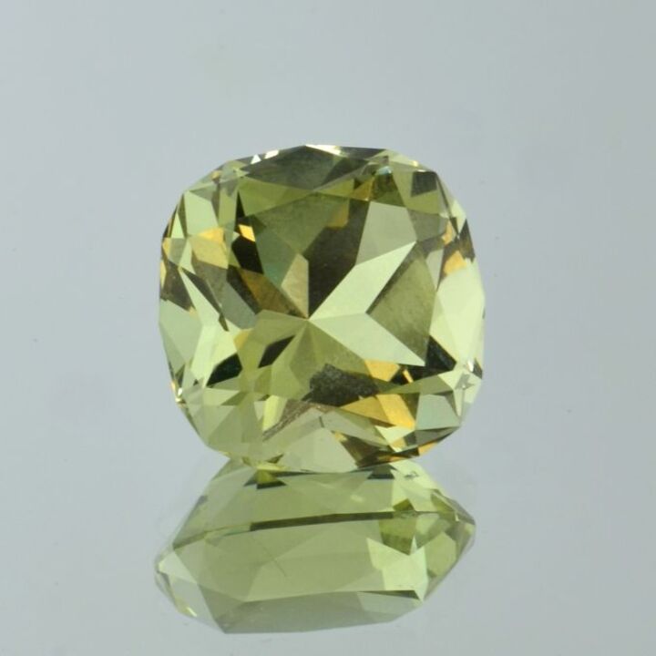 Heliodor cushion greenish yellow 18.87 ct.