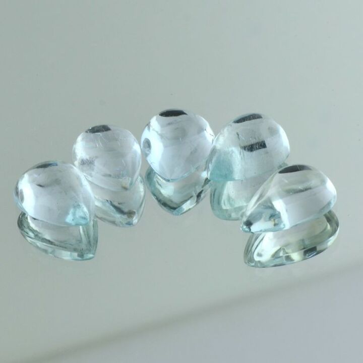 Aquamarin Lot Cabochons Tropfen zartblau 21,95 ct