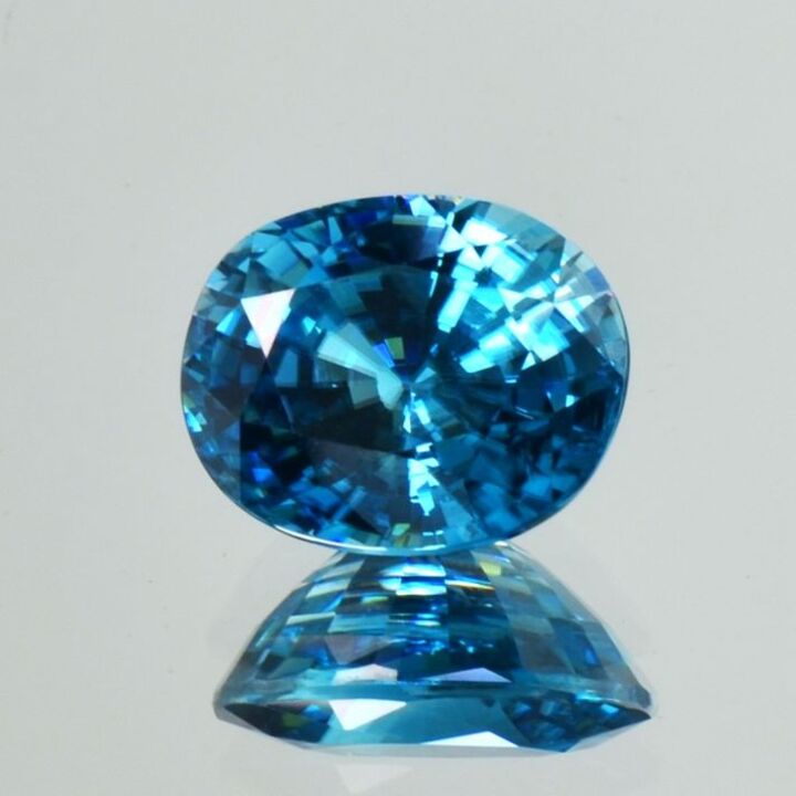 Zircon oval blue 12.79 ct.