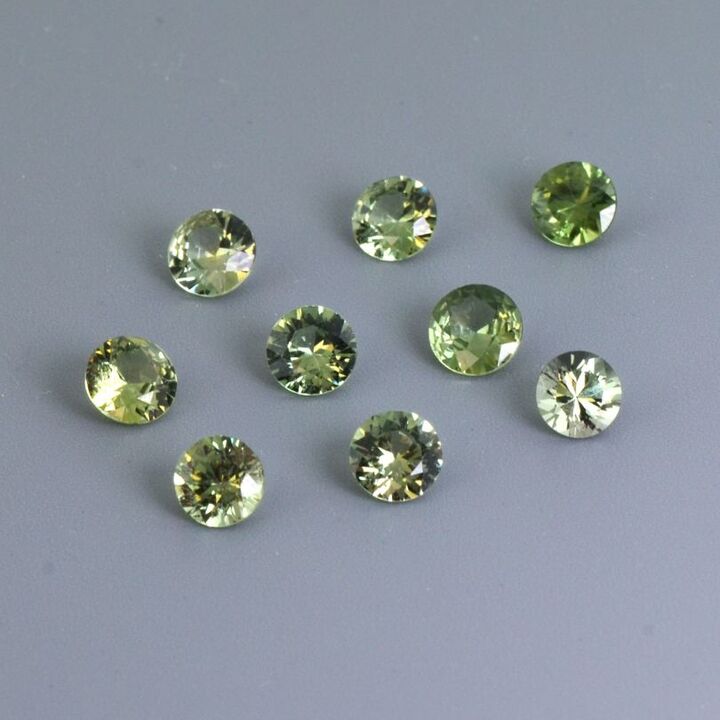 Saphir Lot rund grün 4,62 ct