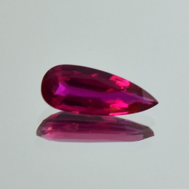 Rubin Tropfen pink-rot ungebrannt 2,05 ct.