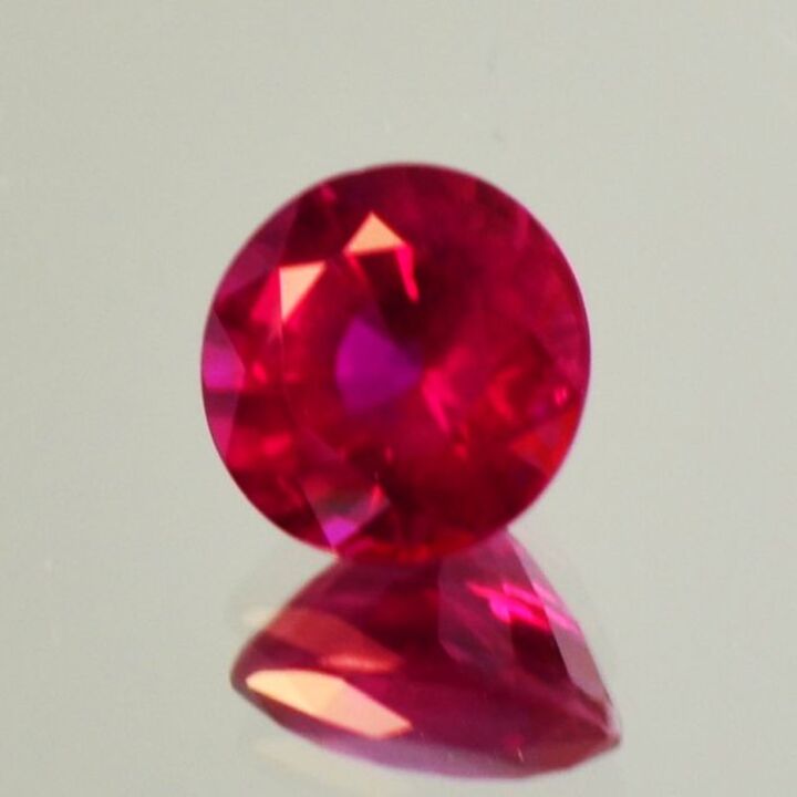 Rubin Burma rund pink-rot 2,04 ct.