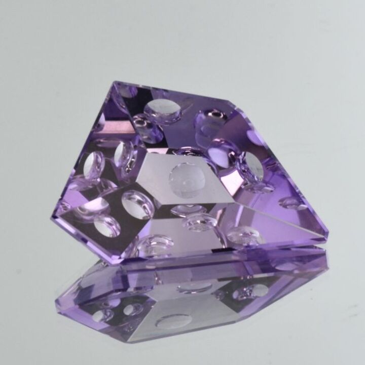 Amethyst Design-Fantasy lilac 46.92 ct.