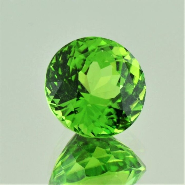 Peridot rund intensives Grün 7,14 ct