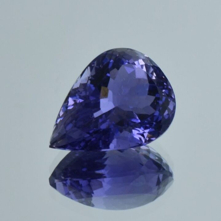 Iolite pear blue 5.28 ct.