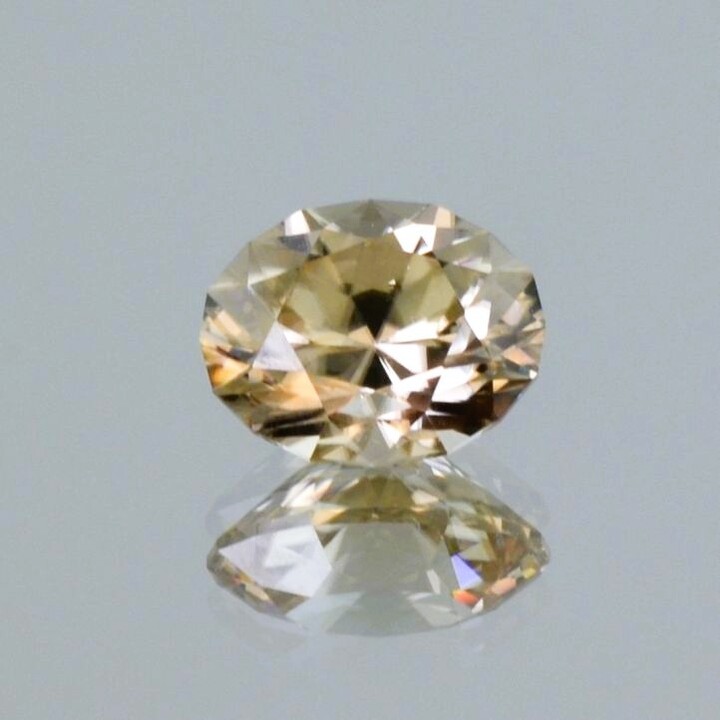 Zirkon oval champagne 3,05 ct.