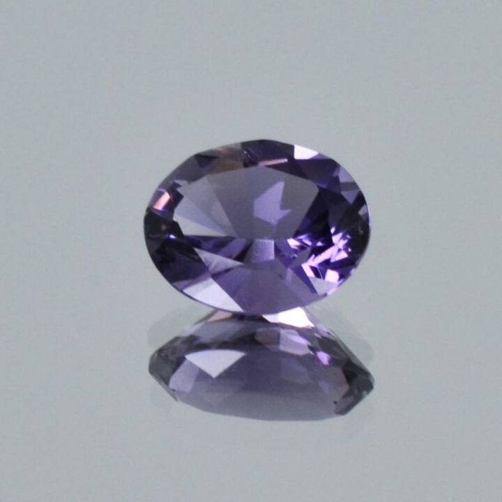 Skapolith Petschit oval violett 1,26 ct.