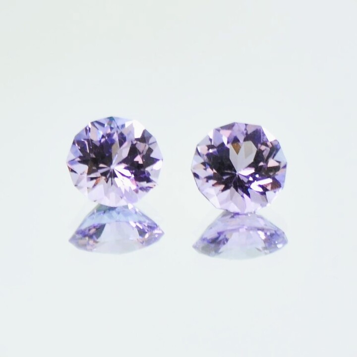 Tanzanite Pair round mastercut light lilac untreated 2.60 ct