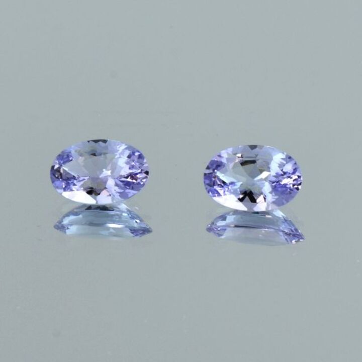 Tanzanite Pair oval bluish lilac unheated 2.29 ct.