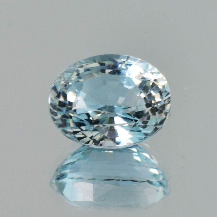 Topas oval hellblau unbehandelt 9,57 ct.