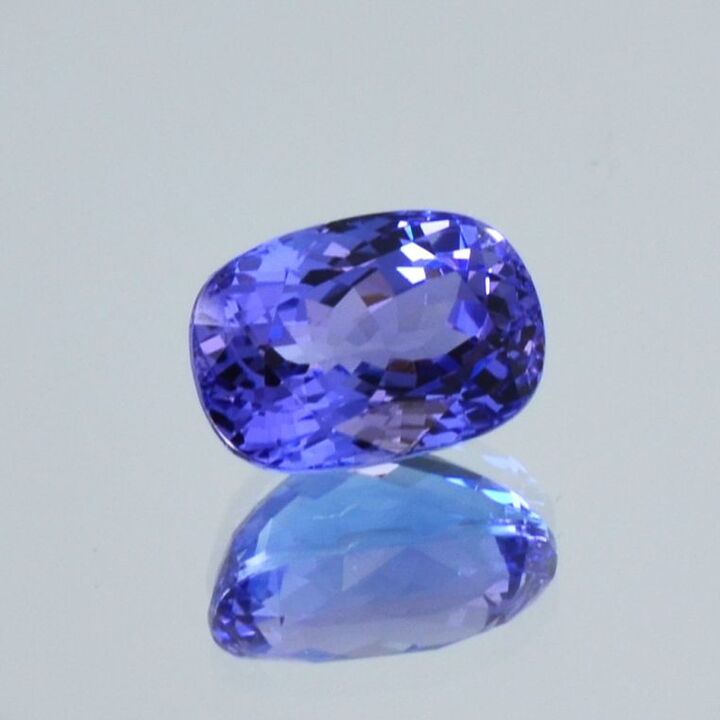 Tansanit antik lila-blau 3,69 ct.