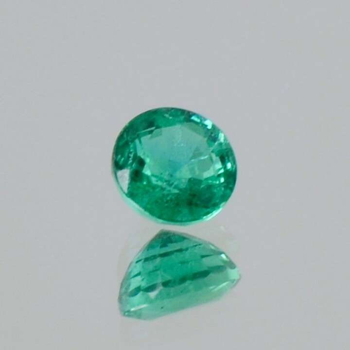Smaragd rund grün 0,48 ct.