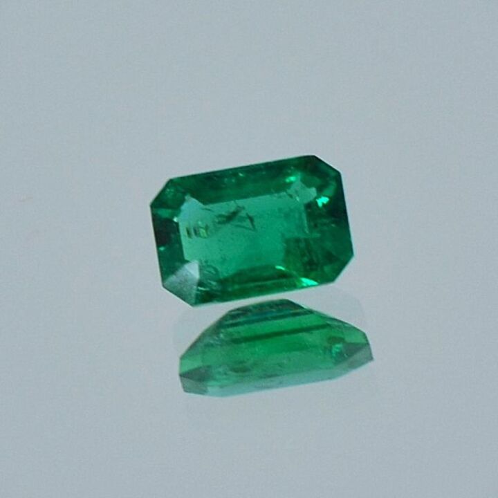 Emerald octagon green 0.50 ct.