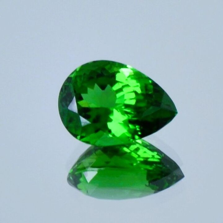 Green Tourmaline Tourmaline pear green untreated 2.72 ct.