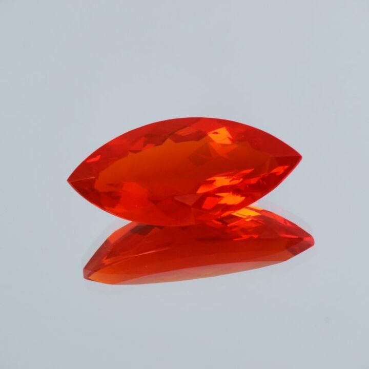 Feueropal Navette orangerot 8,25 ct.