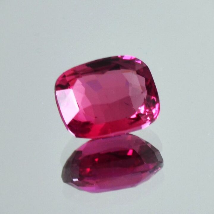 Padparadscha Sapphire cushion orange-rot untreated 2.06 ct.