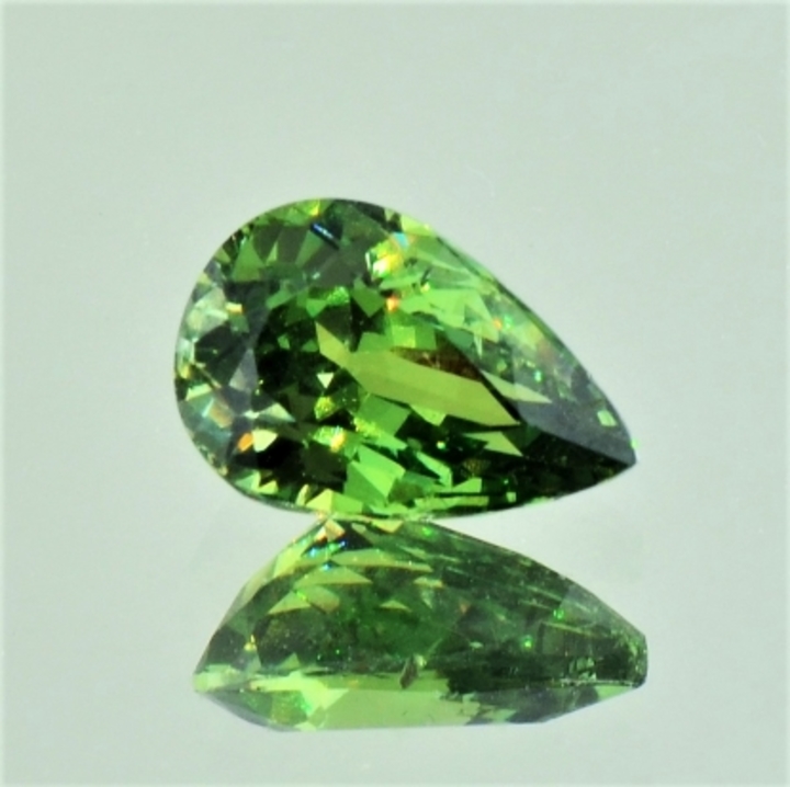 Demantoid Tropfen grün 2,13 ct.