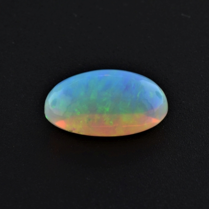 Precious Opal cabochon oval 8.11 ct