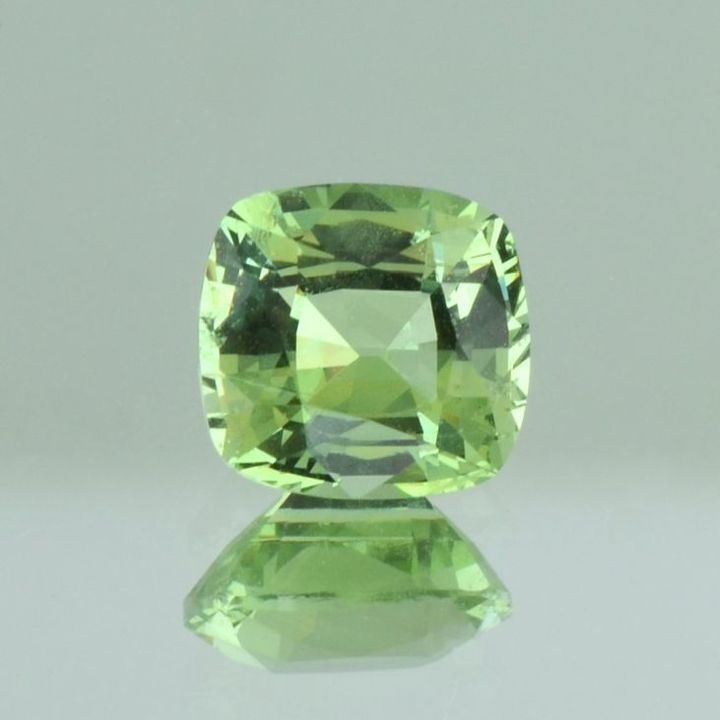 Granat Grossular antik hellgrün 3,70 ct