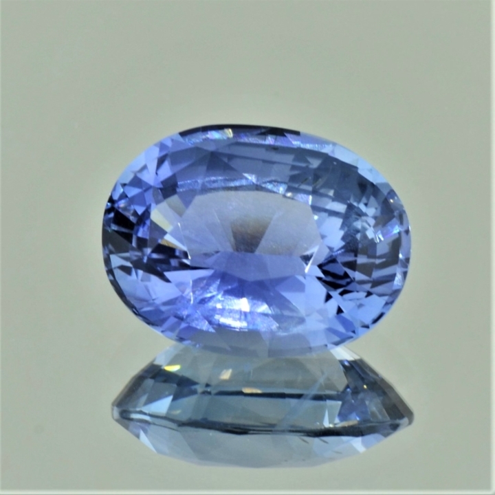 Saphir oval mittelblau 8,57 ct