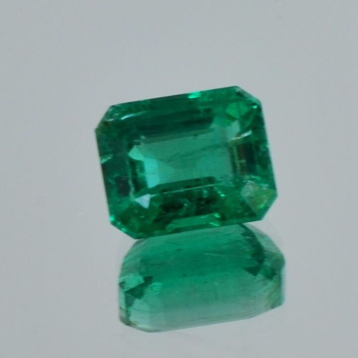 Emerald Beryll octagon green 3.56 ct