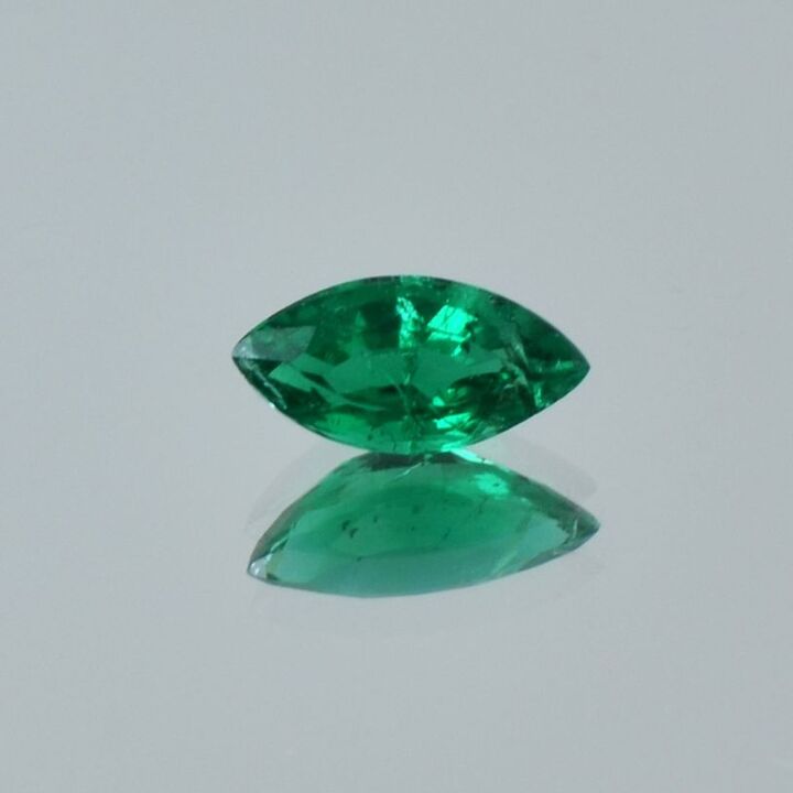Emerald marquise green 0.89 ct.