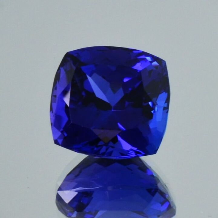 Tansanit antik intensivblau 12,05 ct.