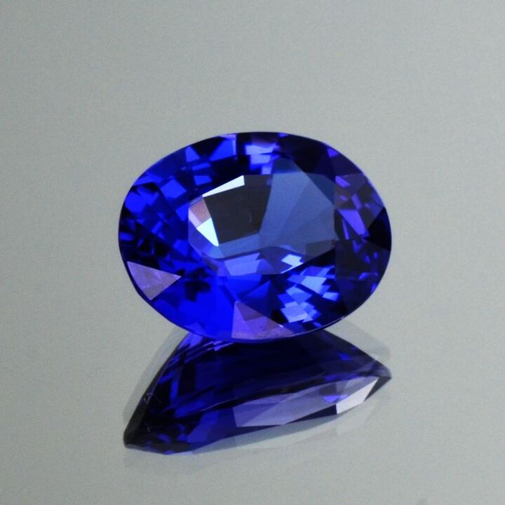 Tanzanite oval intense blue 7.22 ct.