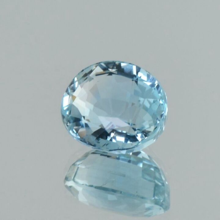 Topas oval hellblau unbehandelt 9,29 ct.
