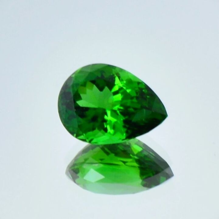 Green Tourmaline Tourmaline pear green untreated 2.72 ct.