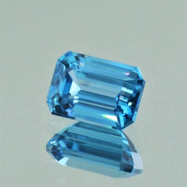 Zircon octagon blue 5.55 ct