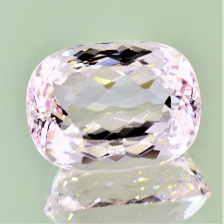 Morganit antikoval hellrosa 31,02 ct