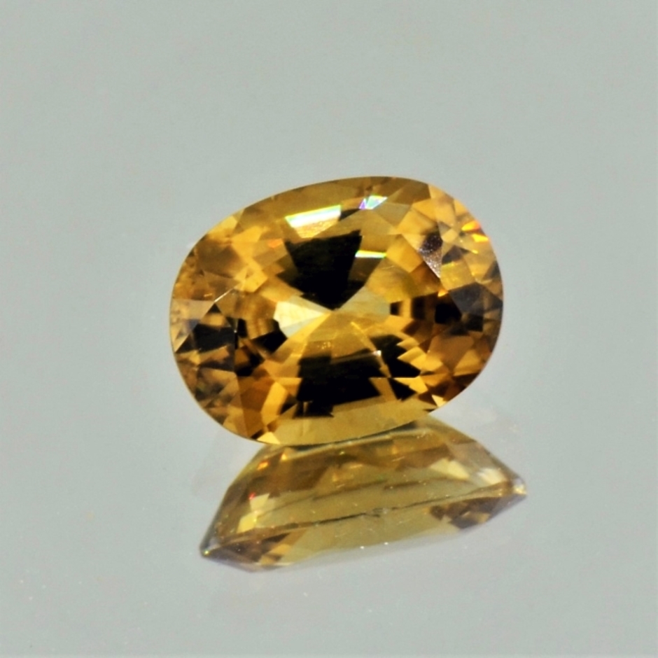 Zircon oval brownish yellow 4.59 ct