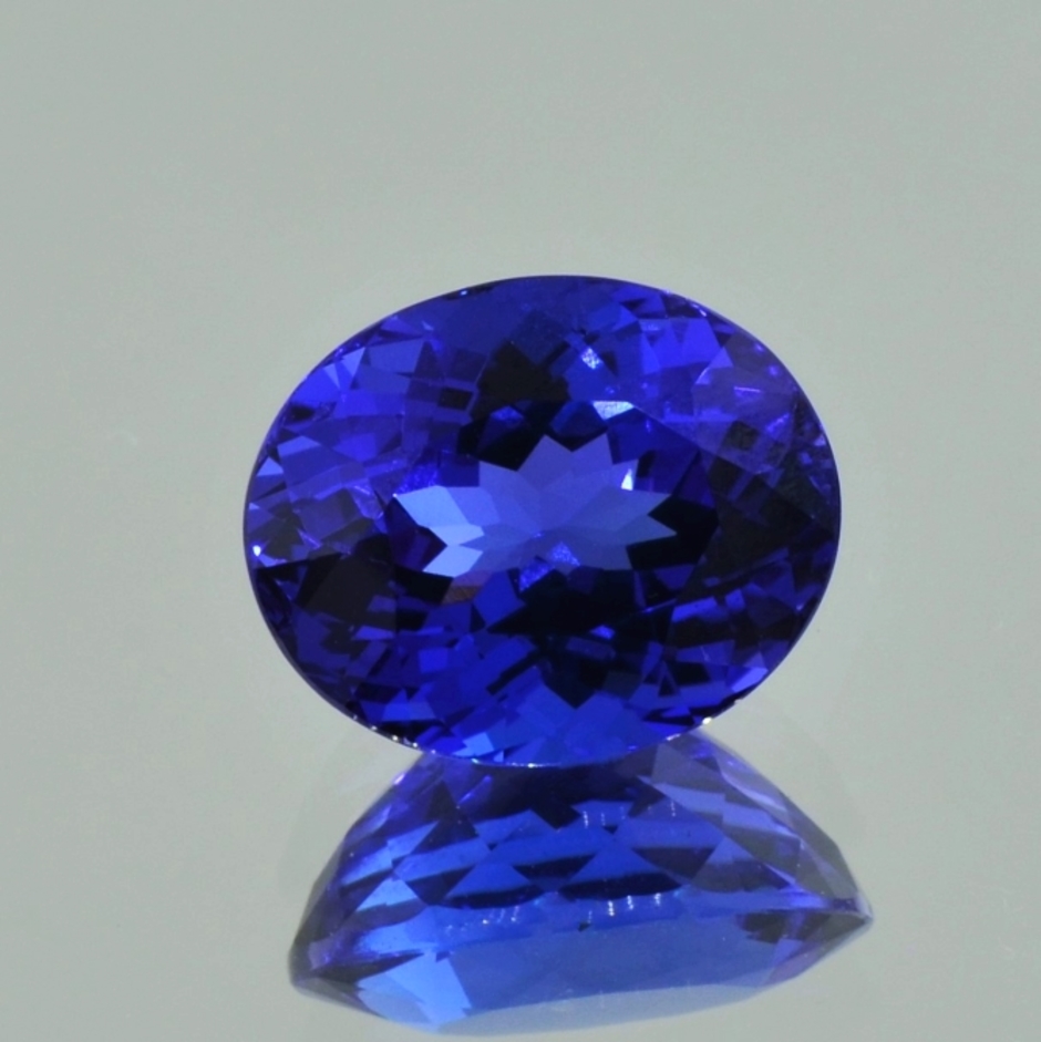 Tansanit oval intensivblau 7,78 ct