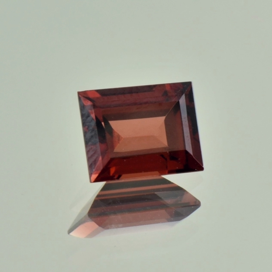 Garnet Pyrope rectangle 2.99 ct