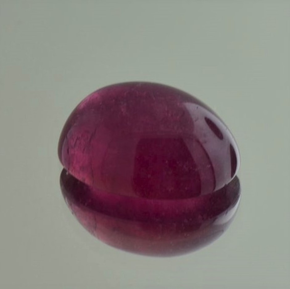 Rubellit Turmalin Cabochon oval purpurrot 32,63 ct.