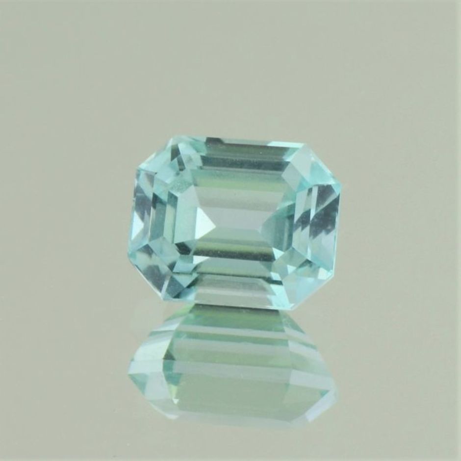 Turmalin octagon bläulich hellgrün 3,41 ct.