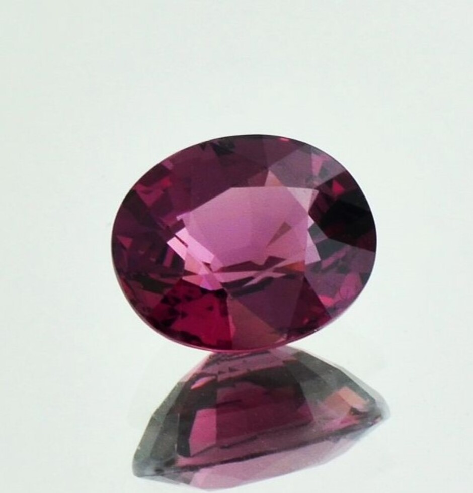 Rhodolith Granat oval purpurrot 4,48 ct
