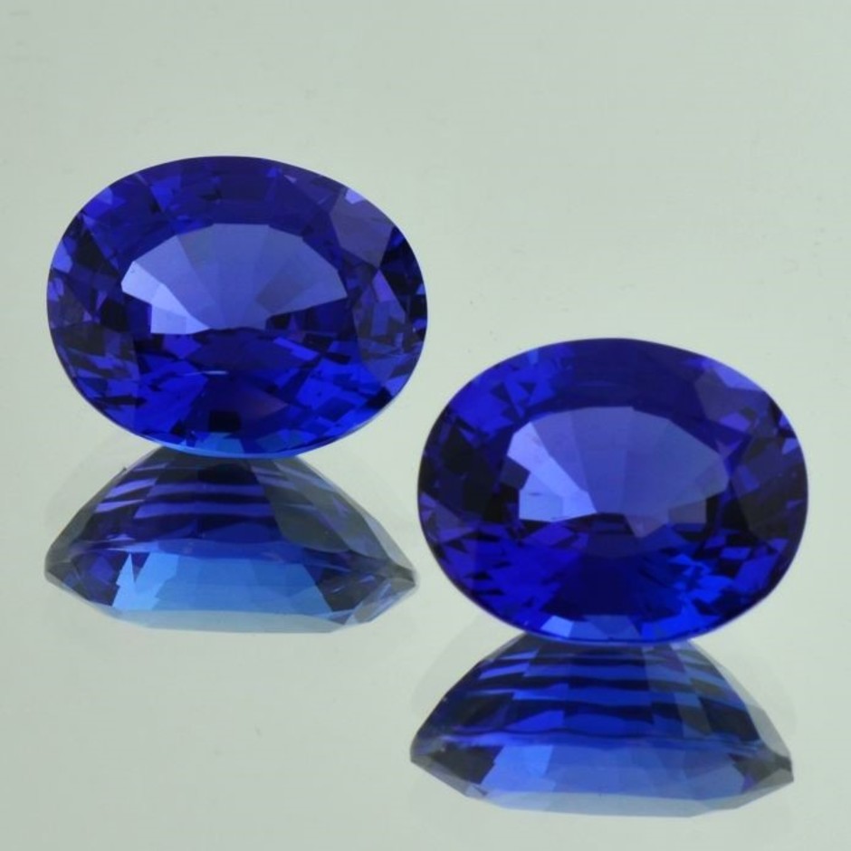 Tanzanite Pair oval intense blue 23.58 ct.